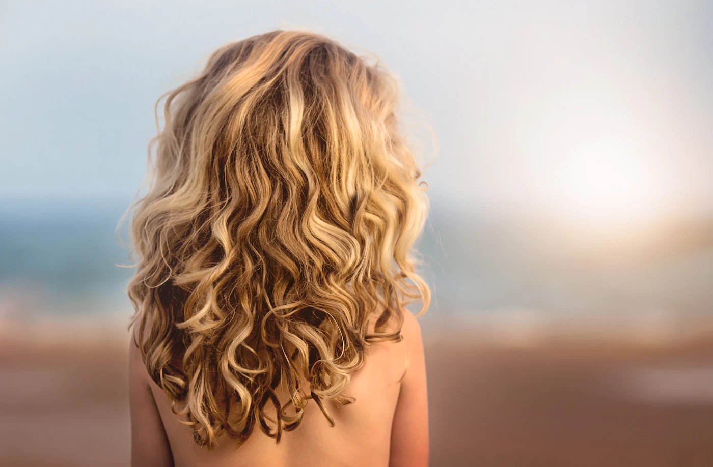 Blondt bølget hår med balayage